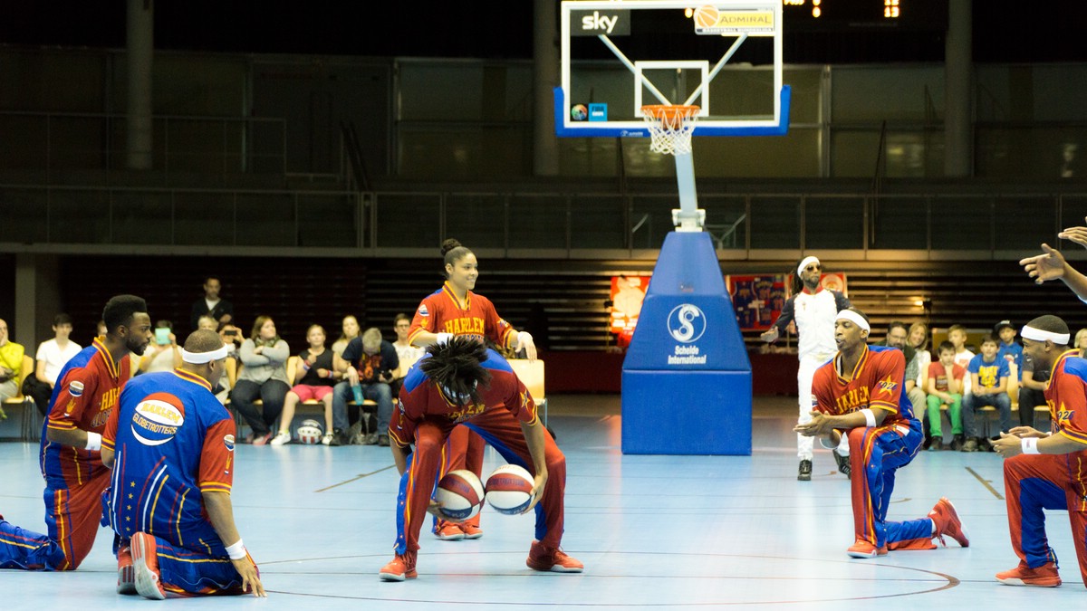 O Fotomagazin / Harlem Globetrotters in der TipsArena 2016